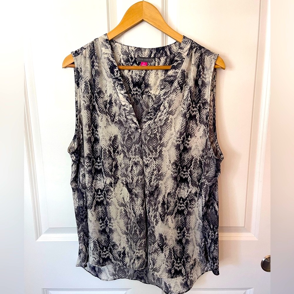 Sleeveless animal print blouse XL
